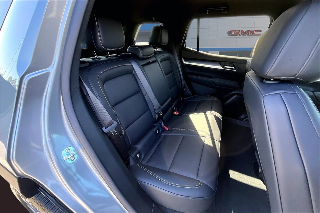 New 2027 GMC Terrain Elevation w/ Elevation Premium Package FWD image 10
