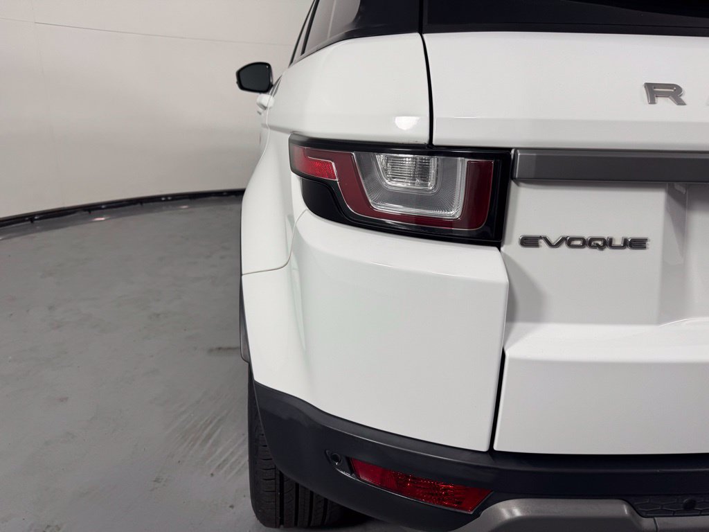 Used 2019 Land Rover Range Rover Evoque SE AWD/4WD image 7