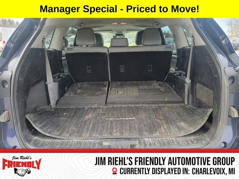 Used 2020 Toyota Highlander XLE AWD/4WD image 23