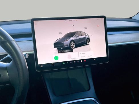 Used 2024 Tesla Model Y 2WD image 6