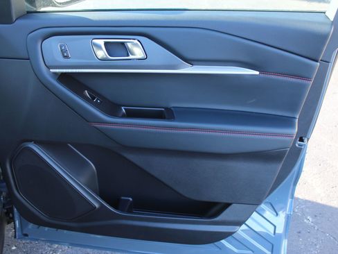 New 2026 Ford Explorer ST-Line w/ ST-Line Street Pack image 11