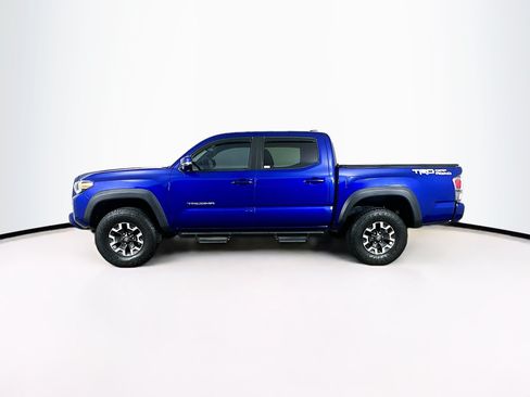 Used 2023 Toyota Tacoma TRD Off-Road w/ Technology Package RWD image 4