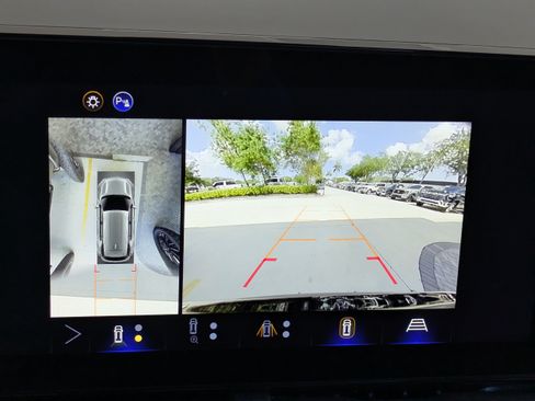 Used 2025 Chevrolet Equinox LT w/ Convenience Package II FWD image 22