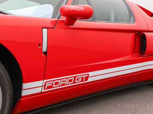 Used 2006 Ford GT RWD image 66