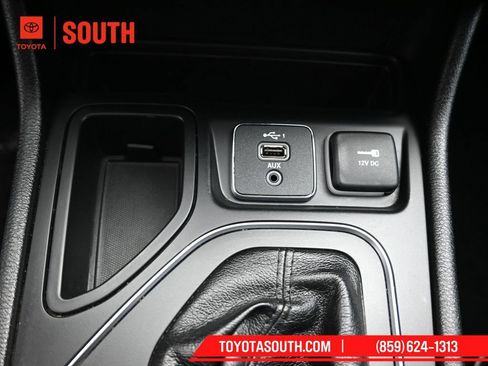 Used 2019 Jeep Cherokee Latitude w/ Popular Appearance Group image 21