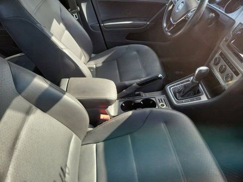 Used 2015 Volkswagen Golf TDI SE image 5