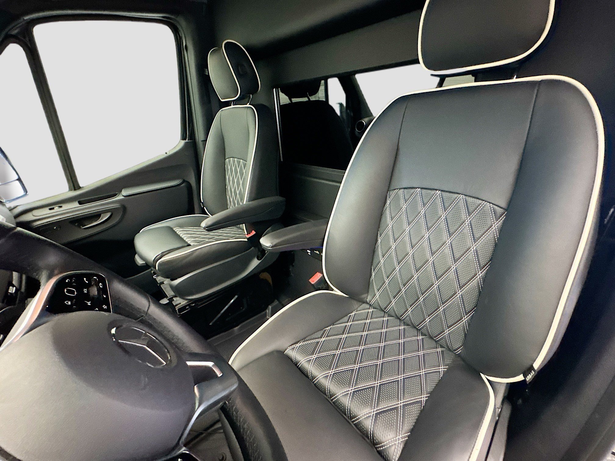 Used 2022 Mercedes-Benz Sprinter 2500 image 11