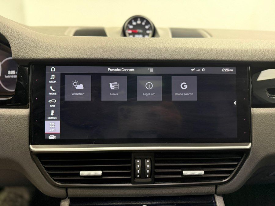 Used 2019 Porsche Cayenne S w/ Premium Plus Package AWD/4WD image 79