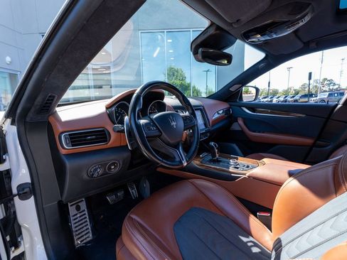 Used 2018 Maserati Levante S GranLusso AWD/4WD image 35