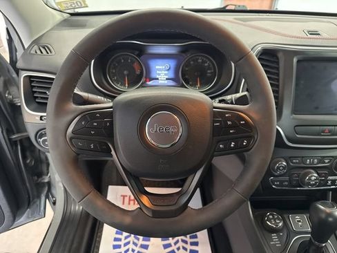 Used 2022 Jeep Cherokee Trailhawk w/ Premium Leather Package AWD/4WD image 33