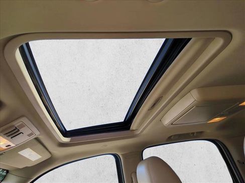 Used 2014 GMC Yukon Denali image 16