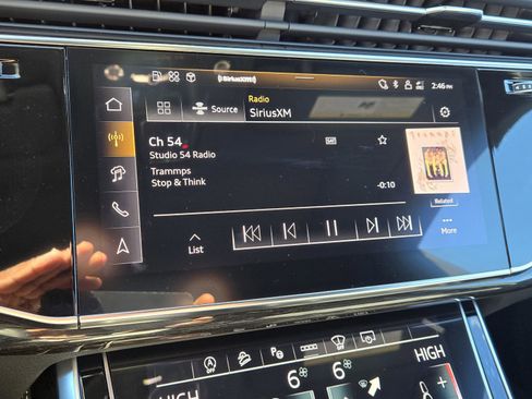 Used 2025 Audi Q8 Prestige w/ Prestige Package image 18