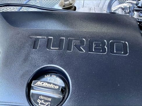 Used 2025 Buick Encore GX Preferred AWD/4WD image 32