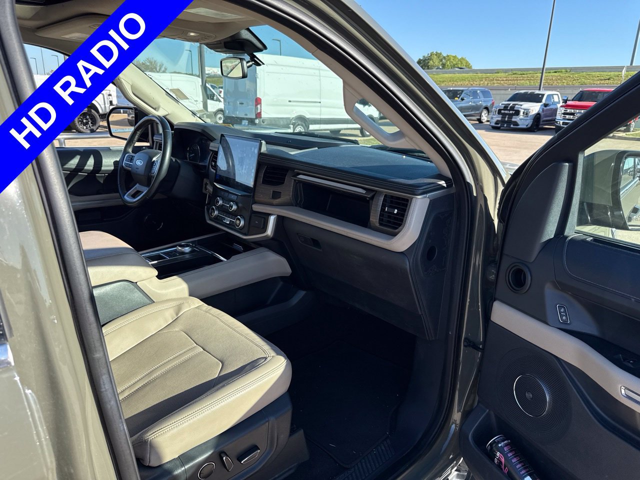 Used 2024 Ford Expedition Max Limited RWD image 16