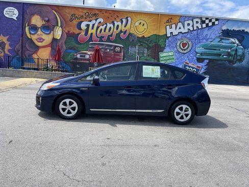 Used 2012 Toyota Prius Three FWD image 2