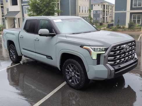 Used 2024 Toyota Tundra Platinum AWD/4WD image 2