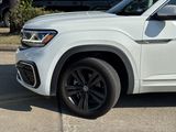 Used 2022 Volkswagen Atlas Cross Sport SEL R-Line image 2