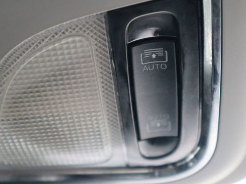 Used 2021 Jeep Cherokee Latitude Lux w/ Sun & Sound Group FWD image 33