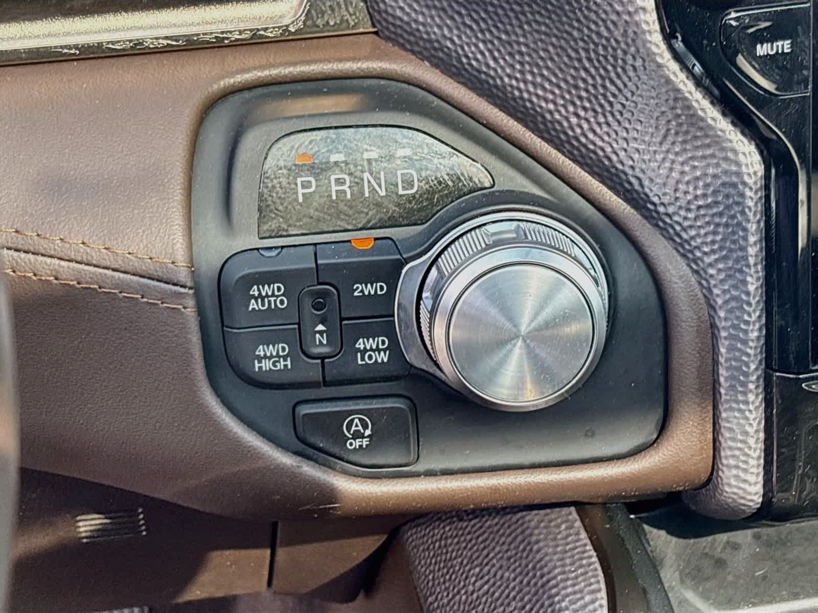 Used 2025 RAM 1500 Limited AWD/4WD image 17