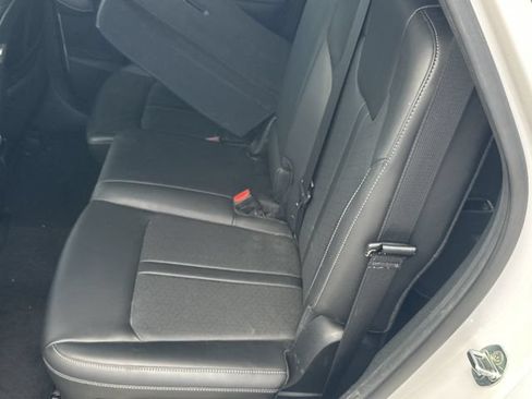 Used 2023 Kia Sorento S FWD image 13