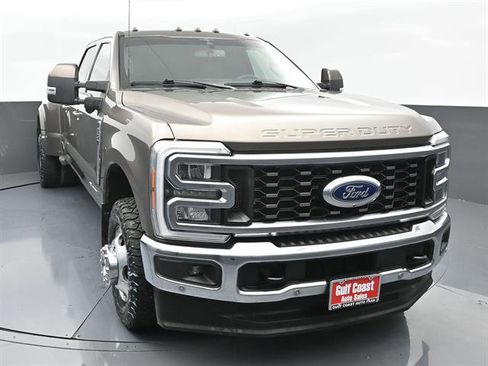 Used 2023 Ford F350 Lariat w/ Lariat Ultimate Package AWD/4WD image 3
