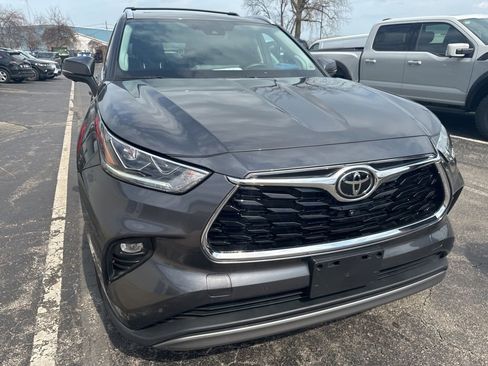Used 2023 Toyota Highlander Platinum image 56