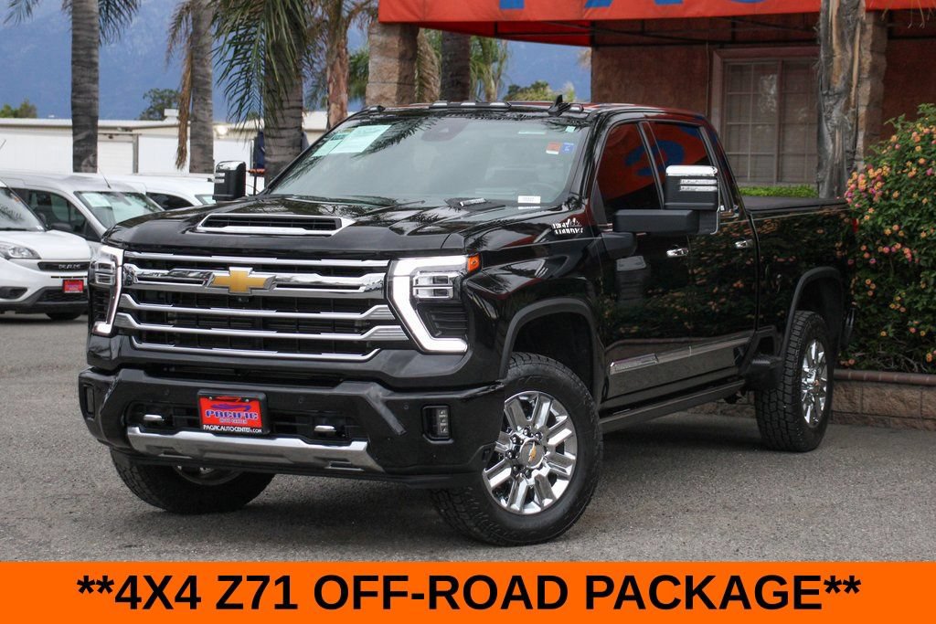 Used 2024 Chevrolet Silverado 2500 High Country w/ Technology Package AWD/4WD image 4