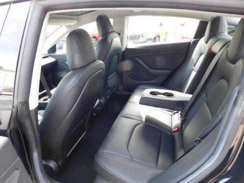 Used 2018 Tesla Model 3 Long Range RWD image 8