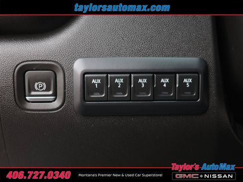 Used 2022 Chevrolet Silverado 2500 Custom w/ Custom Convenience Package AWD/4WD image 21