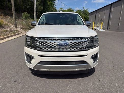 Used 2018 Ford Expedition Platinum RWD image 2