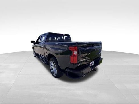 Used 2026 Chevrolet Silverado 1500 High Country w/ High Country Premium Package AWD/4WD image 4
