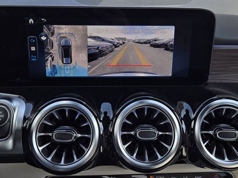 New 2026 Mercedes-Benz GLB 250 4MATIC image 8