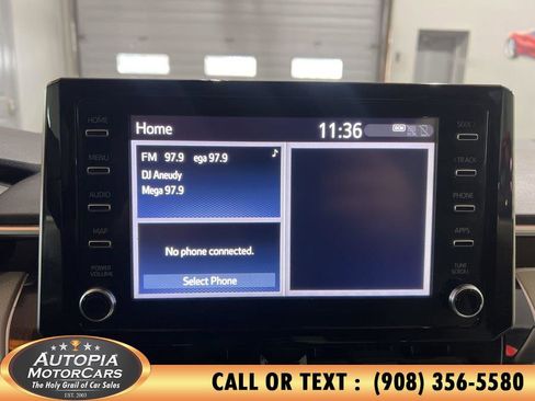 Used 2020 Toyota Corolla LE image 24