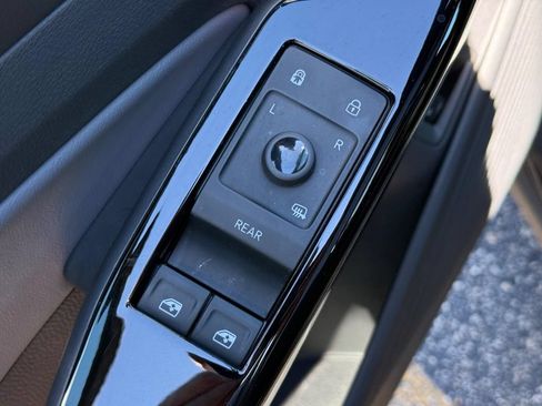 Certified 2023 Volkswagen ID.4 Pro S AWD/4WD image 20