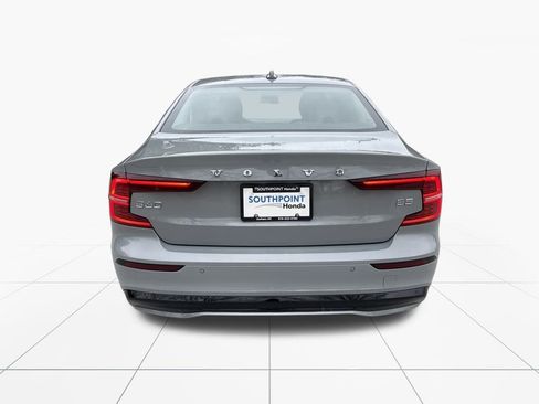 Used 2025 Volvo S60 B5 Core image 7