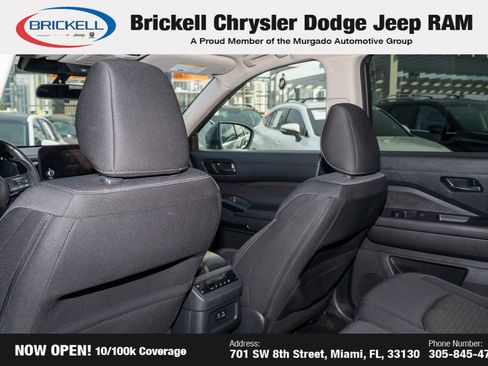 Used 2024 Nissan Pathfinder SV image 18