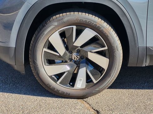 New 2026 Volkswagen Atlas Cross Sport SE image 8
