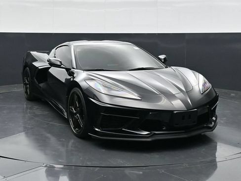 Used 2023 Chevrolet Corvette Stingray Coupe w/ Z51 Performance Package RWD image 4