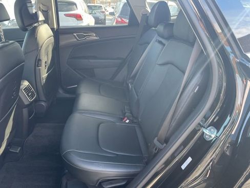 Used 2025 Kia Sportage EX image 14