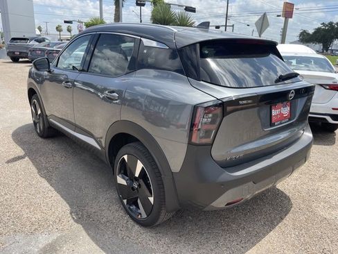 New 2025 Nissan Kicks SR image 6