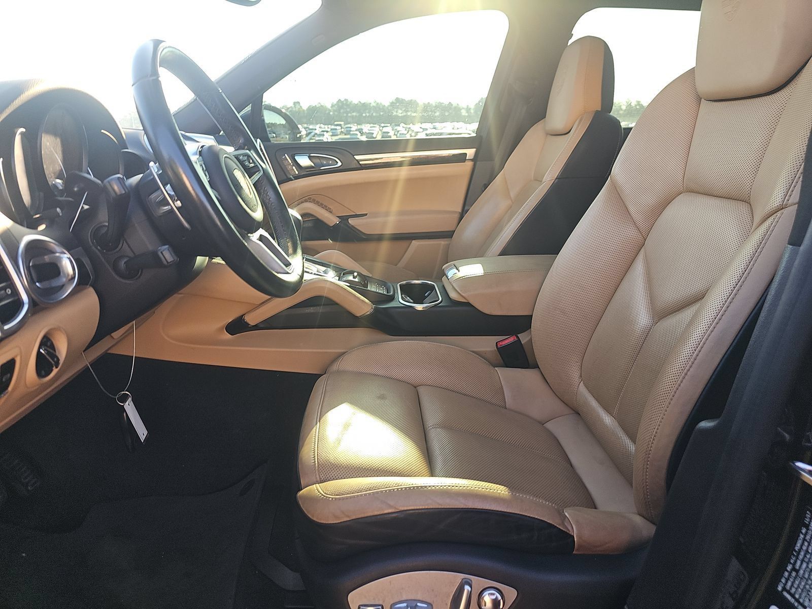 Used 2018 Porsche Cayenne Platinum Edition w/ Premium Package Plus AWD/4WD image 6