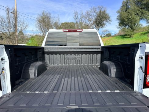 New 2026 GMC Sierra 1500 SLT w/ SLT Premium Package image 7