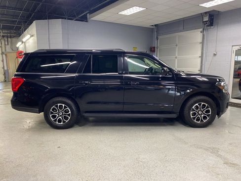 Used 2024 Ford Expedition Max XLT image 10