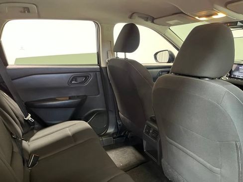Used 2024 Nissan Rogue S FWD image 15