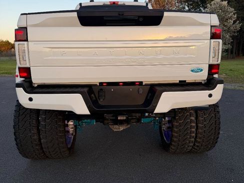 Used 2022 Ford F450 Platinum w/ FX4 Off-Road Package image 5