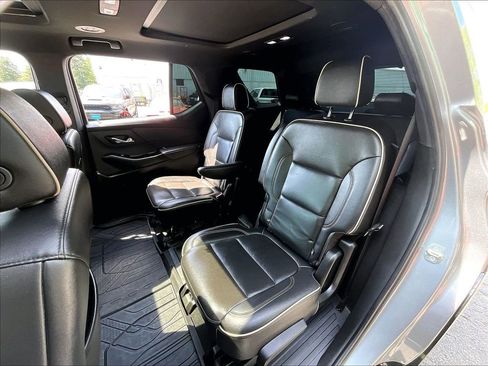 Used 2023 Chevrolet Traverse Premier w/ Redline Edition AWD/4WD image 14