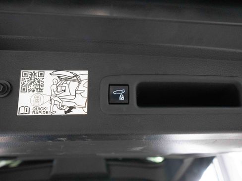 Used 2021 Toyota Sienna XLE FWD image 29