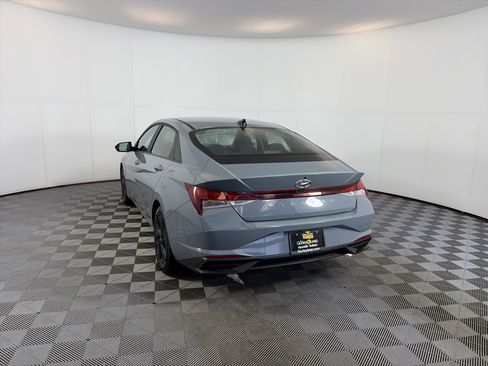 Used 2023 Hyundai Elantra SEL image 8