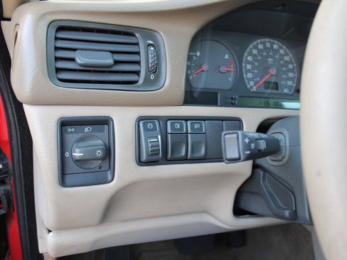 Used 2000 Volvo C70 LT FWD image 28