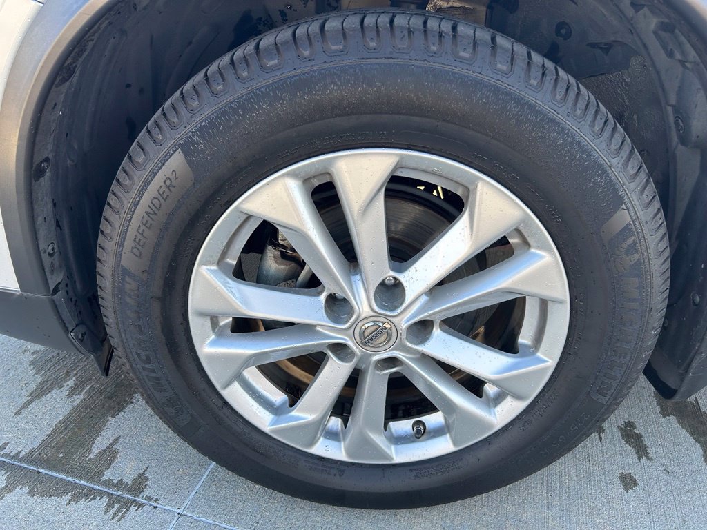 Used 2015 Nissan Rogue SV AWD/4WD image 13